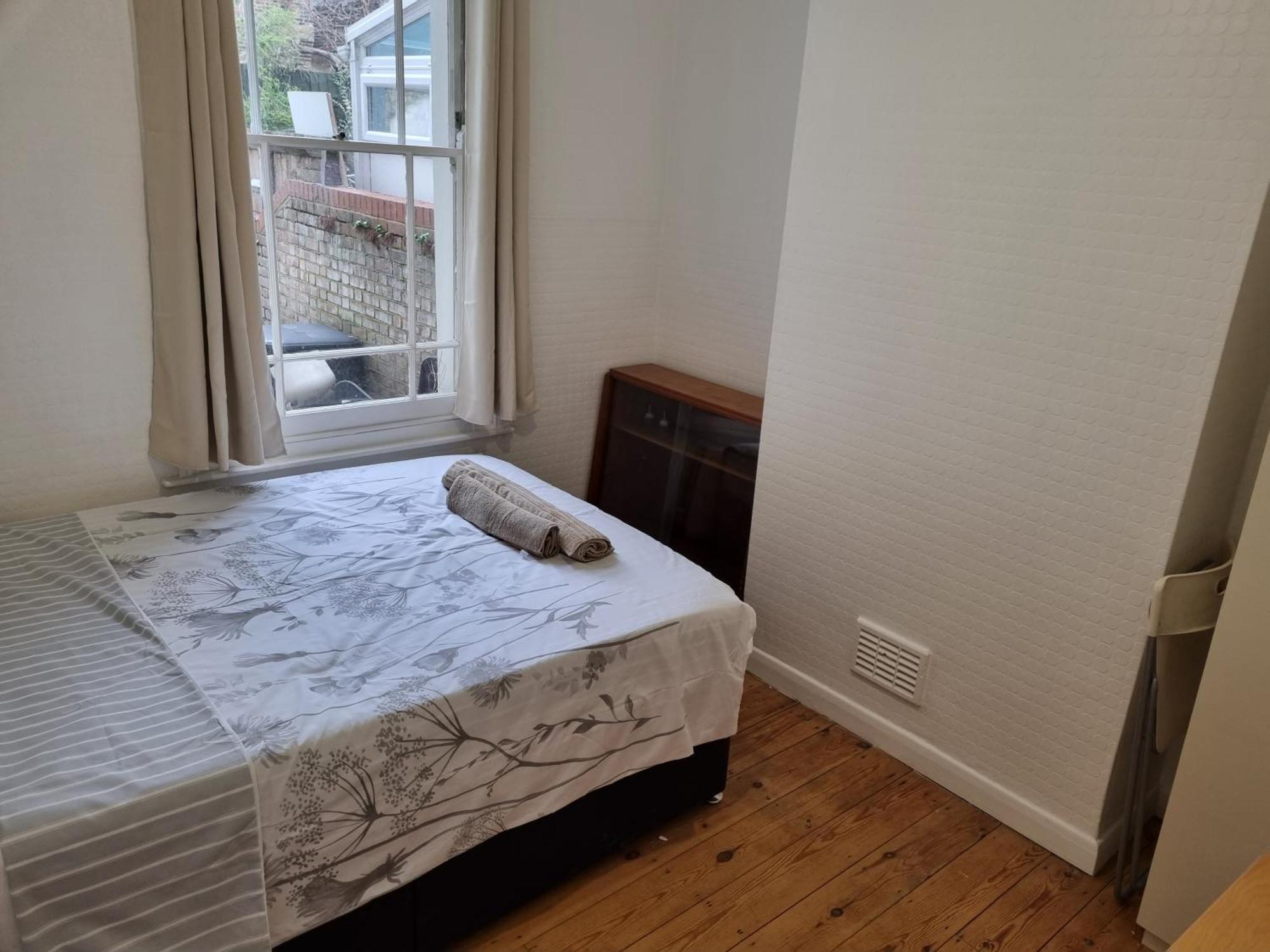 Refurbished Double Bedroom Londres Extérieur photo